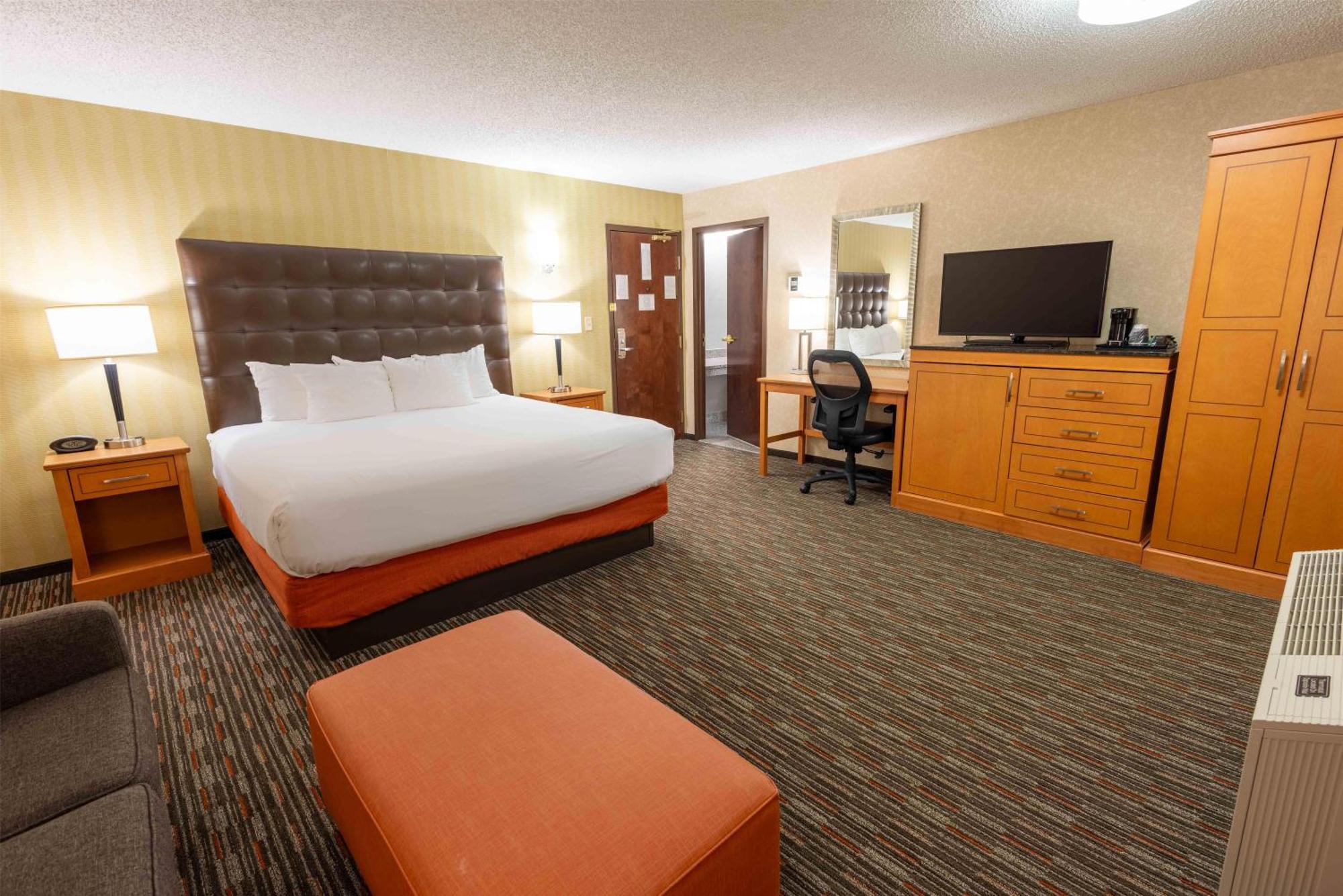 Deluxe King Room with Sofa Bed