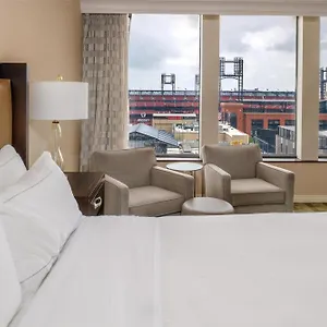 Hilton St. Louis At The Ballpark: What To Expect From 4 star Hotel With