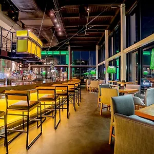 Hilton St. Louis At The Ballpark: What To Expect From 4 star Hotel With