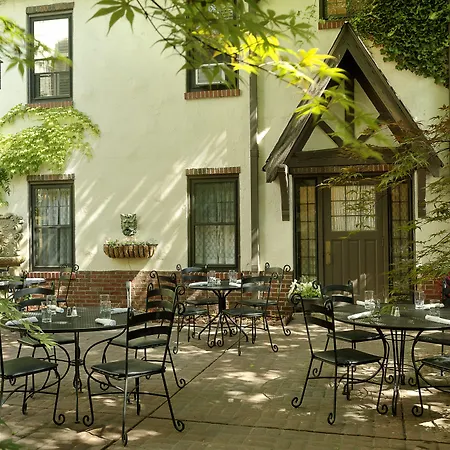 Seven Gables Inn, St Louis West, A Tribute Portfolio Hotel-3
